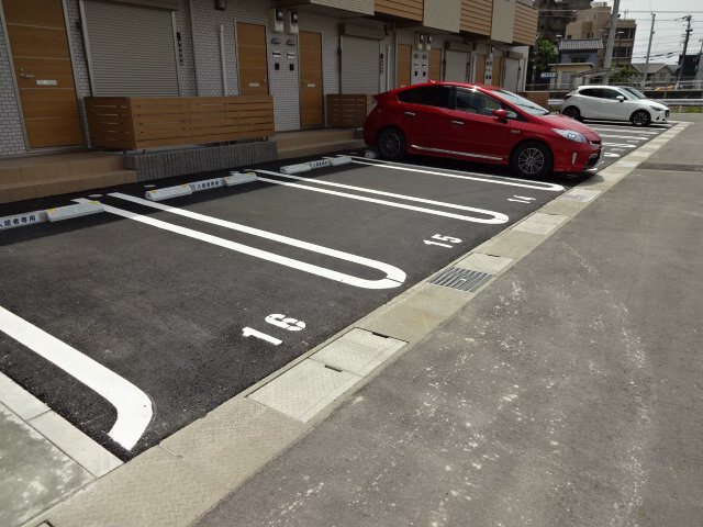 メゾンメルベーユ英賀保の駐車場