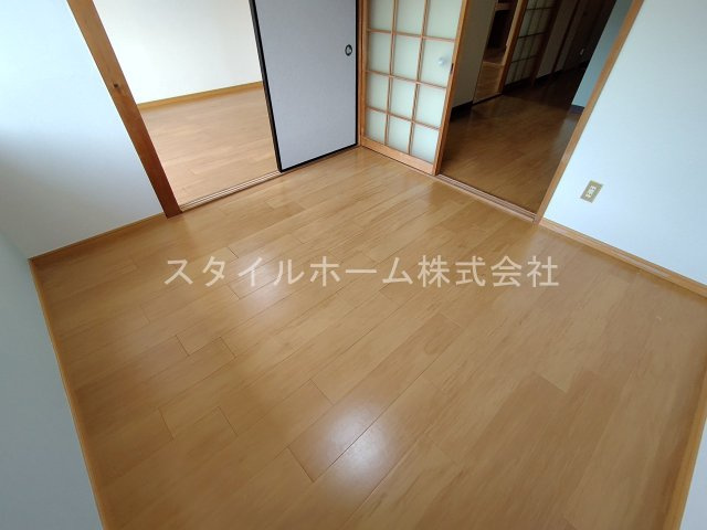 ＡＲＰＯＡＤＯＲⅡ（アポアドール）の居間・リビング