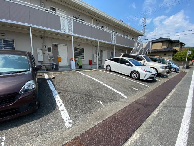 サンシティー松本の駐車場