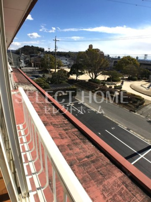 【バルコニー】 | マンションセンチュリー | 外からの目が気にならないバルコニーで洗濯物が干せます