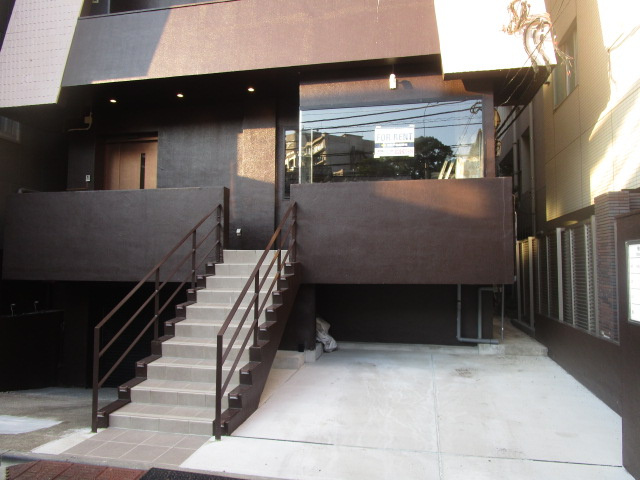 文京区根津１丁目の倉庫の外観