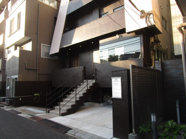 文京区根津１丁目の倉庫の外観