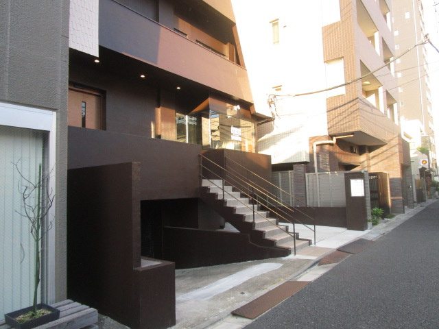 文京区根津１丁目の倉庫の外観