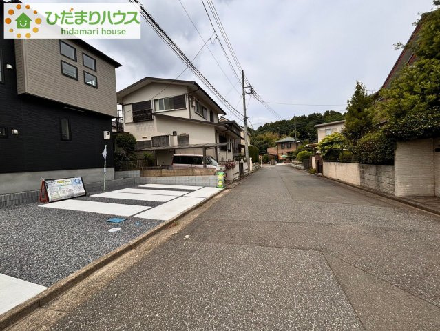 蓮田市椿山　8期　新築一戸建て　グラファーレ　01の前面道路含む現地写真|前面道路6ｍ！
お車の出入りも安心☆彡
