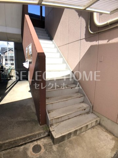【エントランス】 | 落ち着いたエントランスです