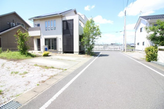 【前面道路含む現地写真】