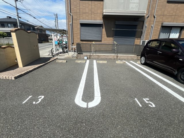 アビタシオンＢの駐車場