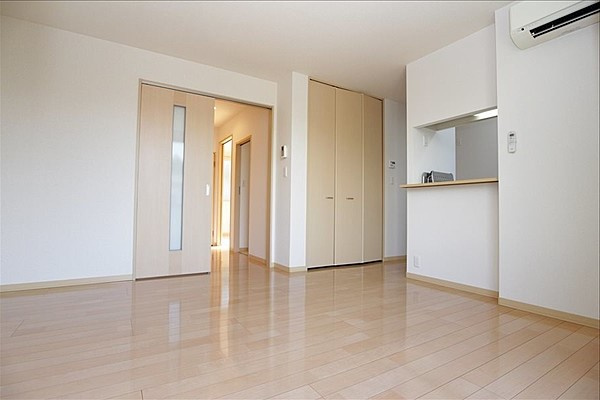 ユーメゾン新大江の居間・リビング