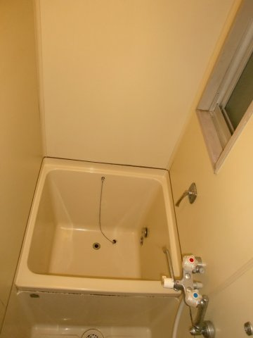 フォーブル吉田の浴室