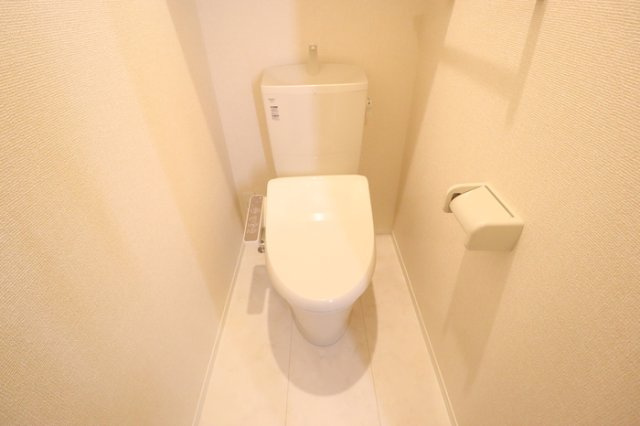 ジャンティのトイレ|温水洗浄暖房便座