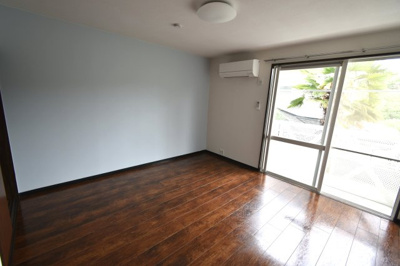 【居間・リビング】 | コトーハイム | アクセントクロス