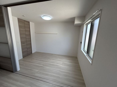 【洋室】 | LAYOVER