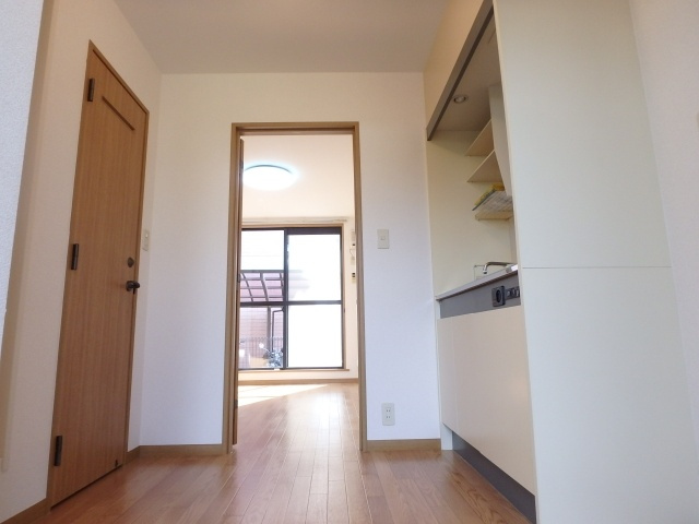 プチプラージュＡ棟の玄関