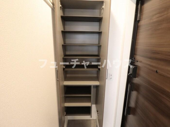 サンプラムの玄関