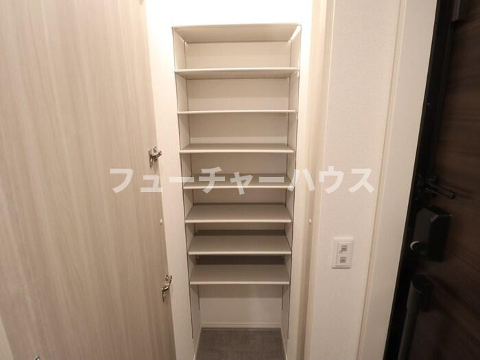 サンプラムの玄関