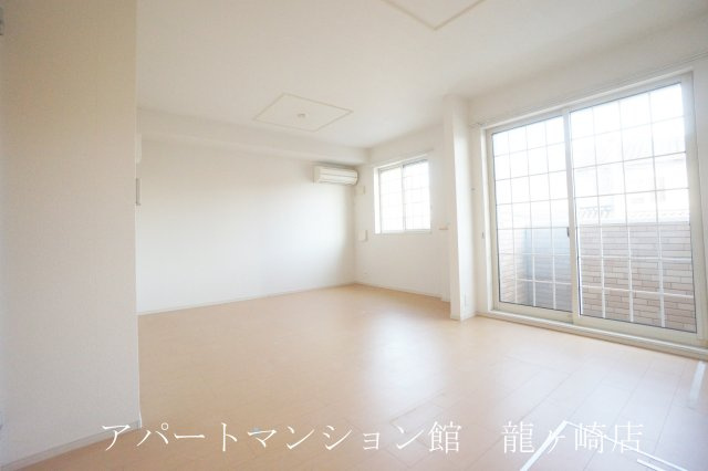 ラフレシールの居間・リビング