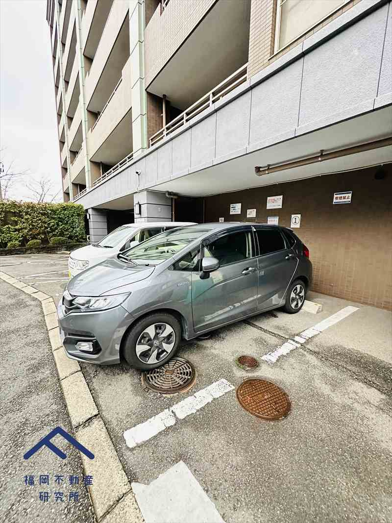 コアマンション下大利ネクステージの駐車場