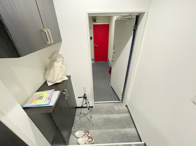 アベニール十三の玄関