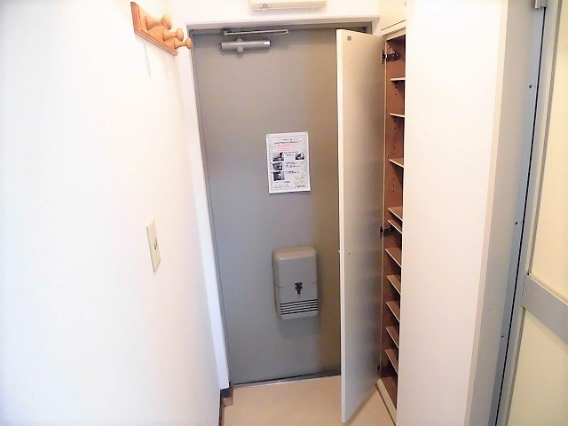 昭島コートエレガンスB棟の玄関|※別部屋のイメージ写真です。