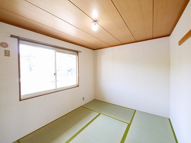 ガーデンヒルズ高の原　3棟の和室|明るい和室です