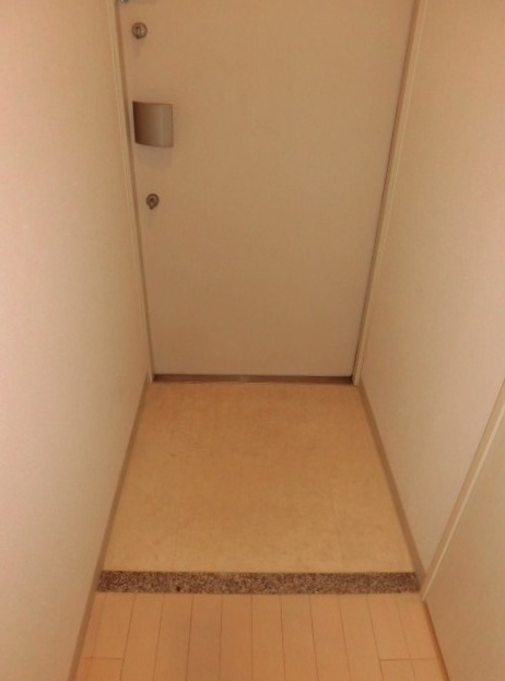 大阪市中央区松屋町の賃貸マンションの玄関