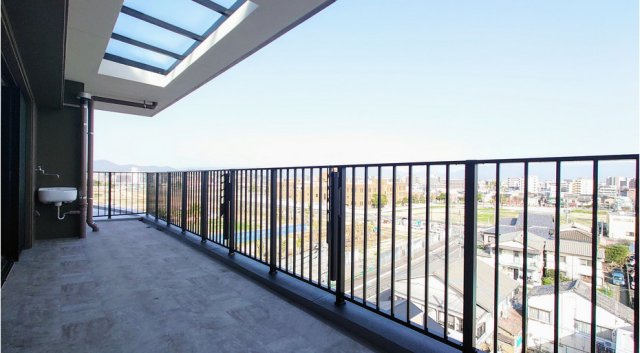 グランフォーレ箱崎九大前駅レジデンスのバルコニー|グランフォーレ箱崎九大前駅レジデンス（3LDK）