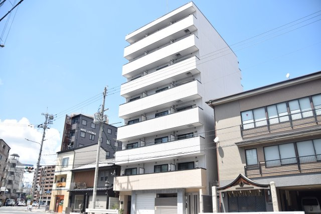 日邦丸太町ビルの外観