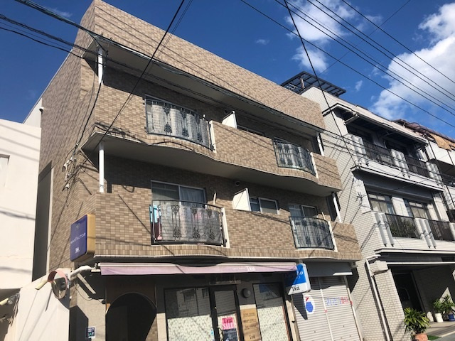 クレアトゥール＆Mの外観