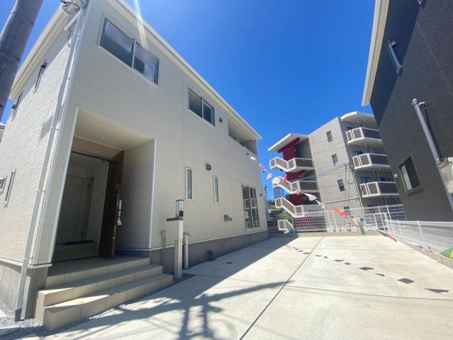 沖縄市古謝　第5　8号棟の駐車場