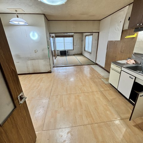 室蘭市本町2丁目4-11戸建の居間・リビング