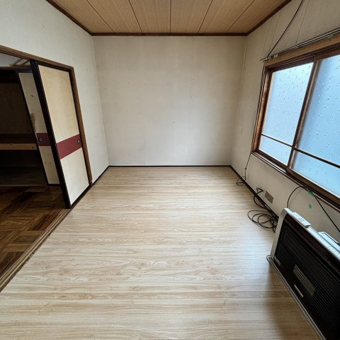 室蘭市本町2丁目4-11戸建の居間・リビング