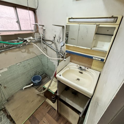 室蘭市本町2丁目4-11戸建の洗面所