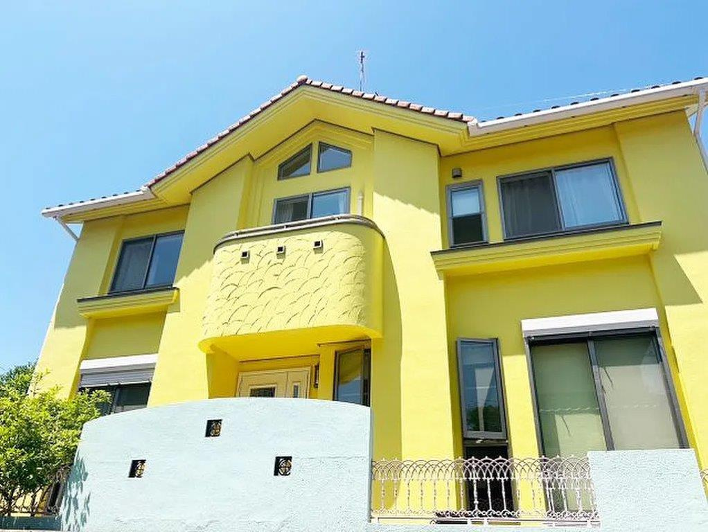 交野市南星台３丁目　中古一戸建ての外観|新しい生活にいかがでしょうか？外観はお住まいの顔になります。こだわりたいポイントですね。外壁塗装や屋根塗装のご相談も承っております。
■現地内覧・資金計画相談・住宅ローン相談もお問合せ受付中■