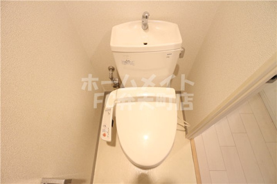 【トイレ】 | レジュールアッシュアーバンベイ | 落ち着いた色調のトイレです