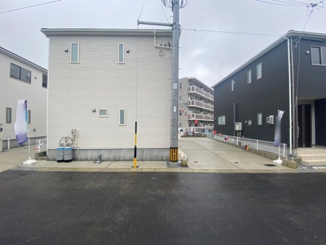 沖縄市古謝　第5　9号棟の前面道路含む現地写真