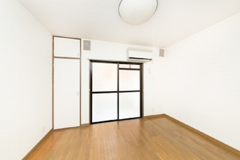 コートハウス紫明の居間・リビング