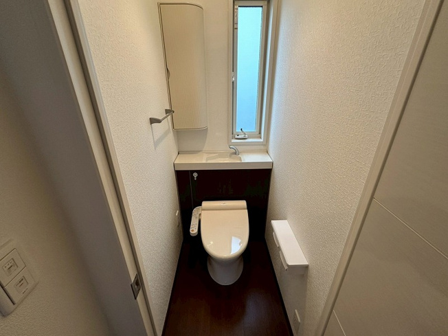 【トイレ】 | 松江市朝酌町中古戸建 | 2階のトイレです