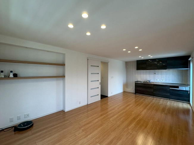 【居間・リビング】 | 松江市朝酌町中古戸建 | 2階のリビングスペースです。2世帯住宅にもってこい！