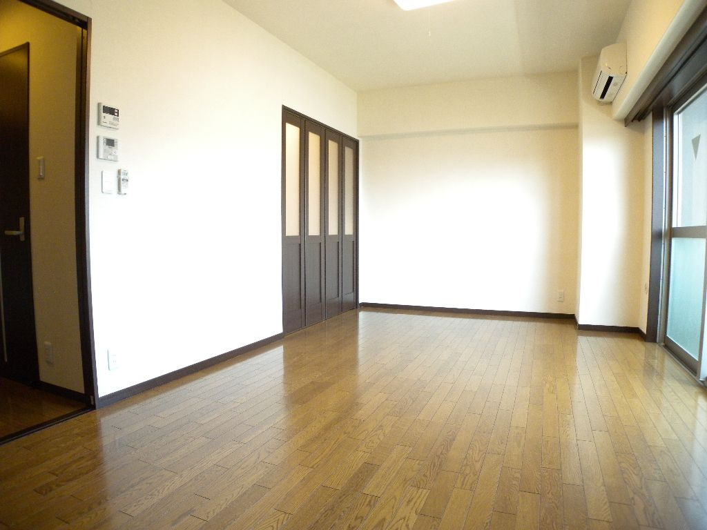 御所西エクセル三宅の居間・リビング