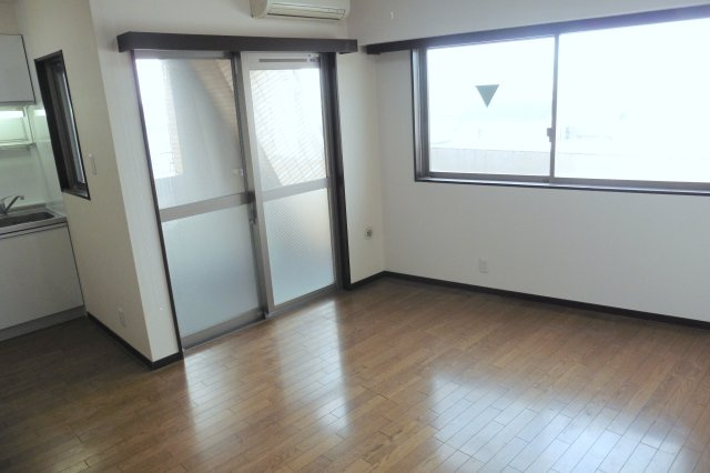 御所西エクセル三宅の居間・リビング