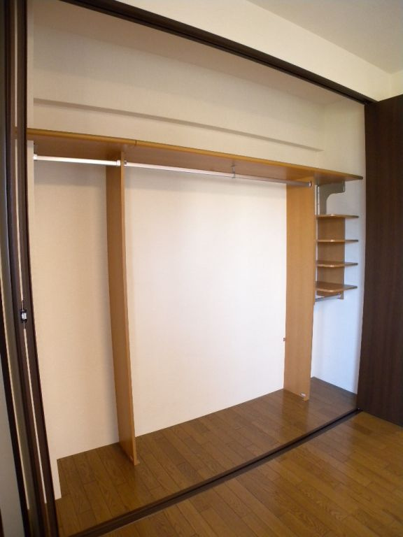 御所西エクセル三宅の収納