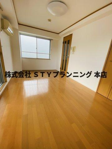 仲介手数料0円！第74プロスパービルの居間・リビング