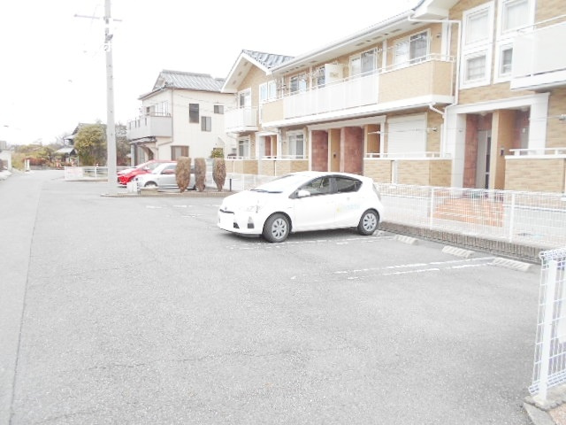 ニュ－フラワ－Ｙ・Ｋ　　刈谷市近郊の賃貸はクラスホーム刈谷店の駐車場