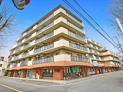 ユニライフ交野郡津の外観|新しい生活にいかがでしょうか？外観はお住まいの顔になります。こだわりたいポイントですね。水回りリフォームやリノベーションも承ってます。
■現地見学・資金計画相談・住宅ローン相談もお問合せ受付中■