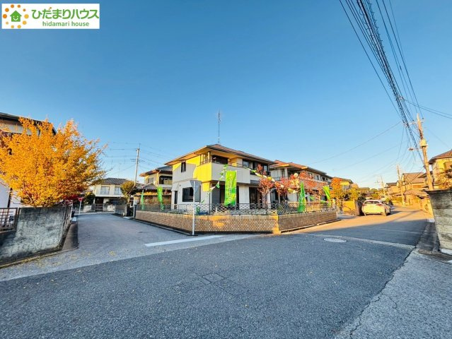 蓮田市椿山1丁目　中古一戸建ての前面道路含む現地写真