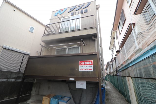 ナンノ第11号館の外観