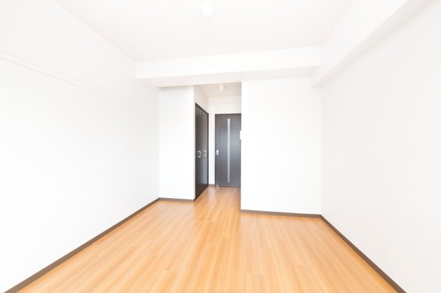 フェイバル二条の居間・リビング