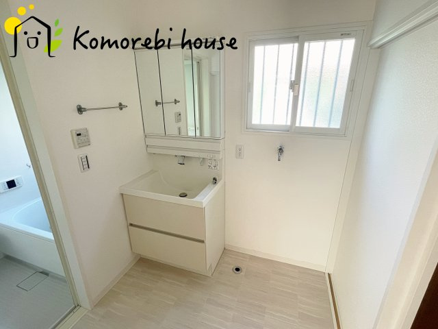 上尾市中妻4丁目　中古一戸建ての独立洗面台|現地（2024年4月27日撮影）