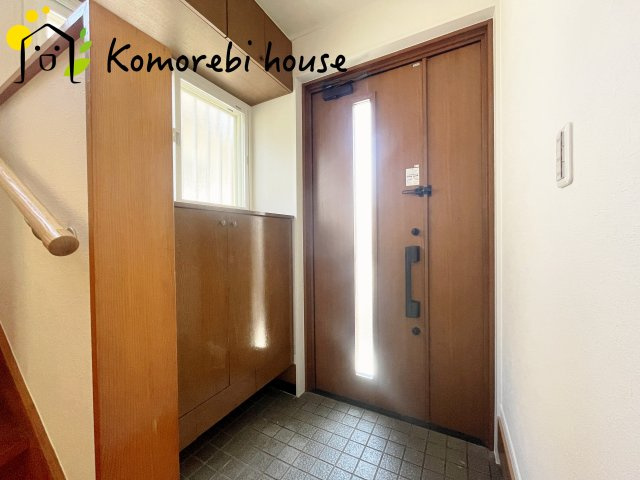 上尾市中妻4丁目　中古一戸建ての玄関|現地（2024年4月27日撮影）