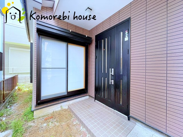 上尾市井戸木4丁目　中古一戸建ての玄関|現地（2024年3月撮影）